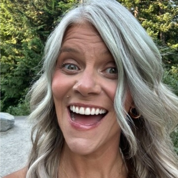 Meet your Posher, Reina - Picture 3 of 9